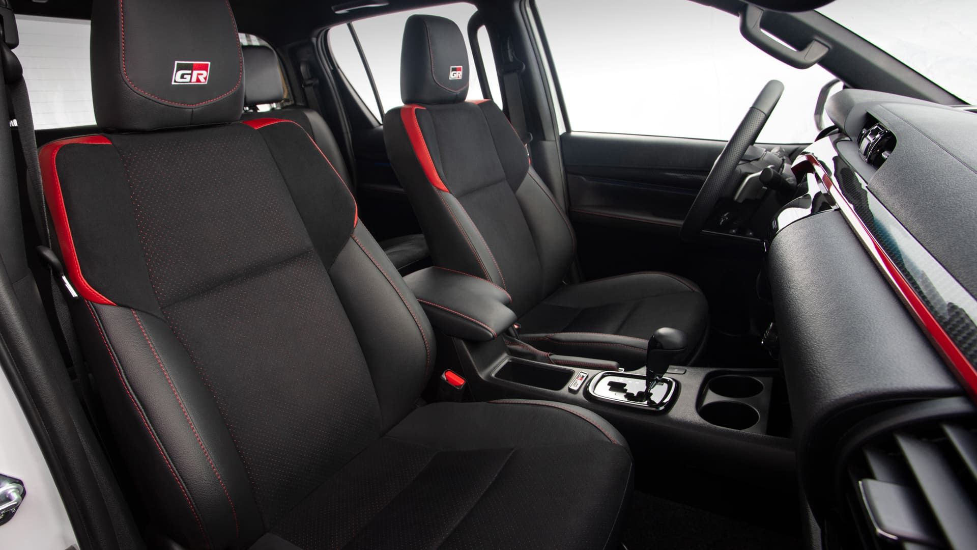 Toyota Hilux GR-S IV Asientos