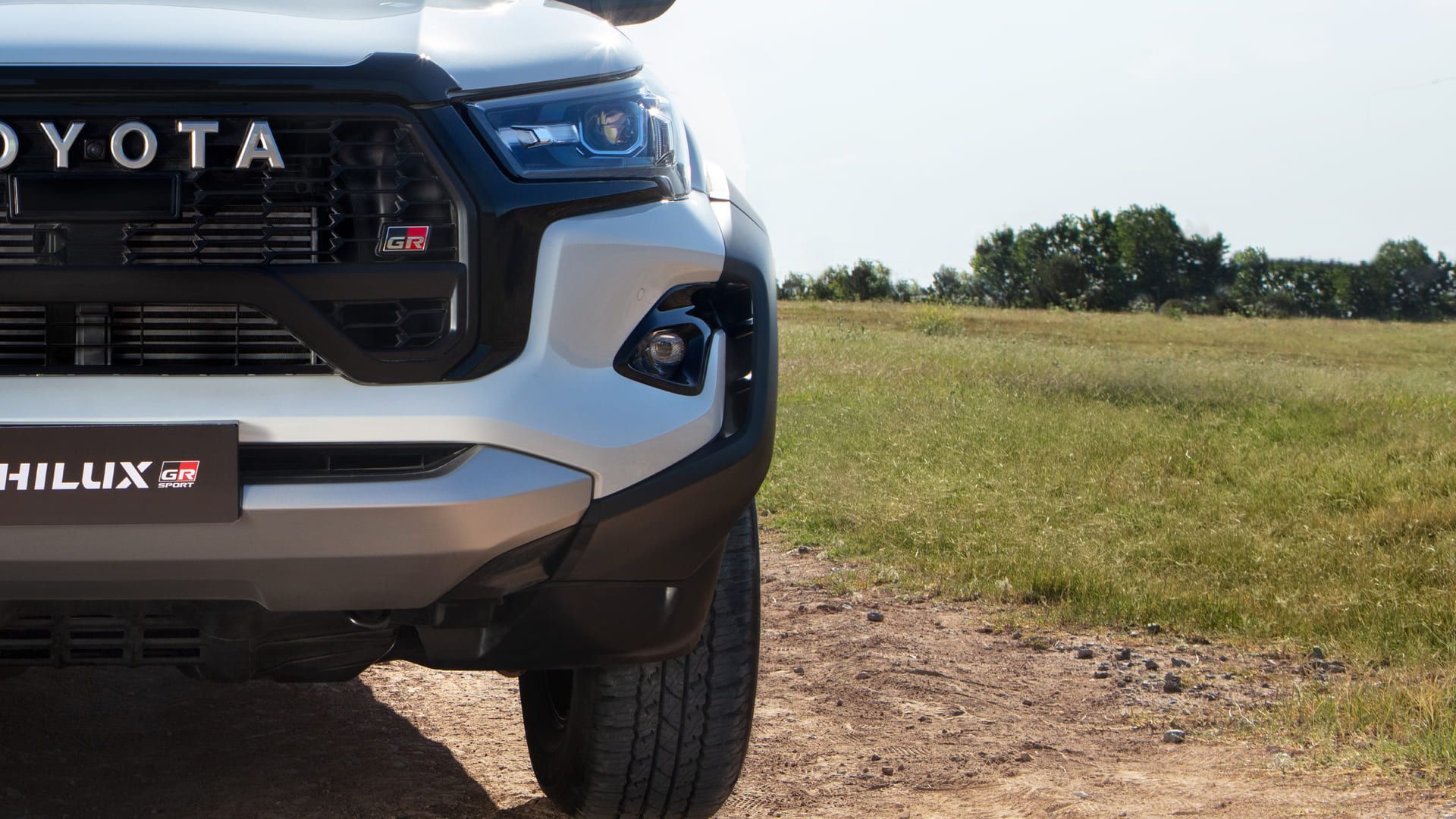 Toyota Hilux GR S IV exterior